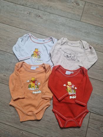 Lot de bodys ML "winnie l'ourson" 6 mois