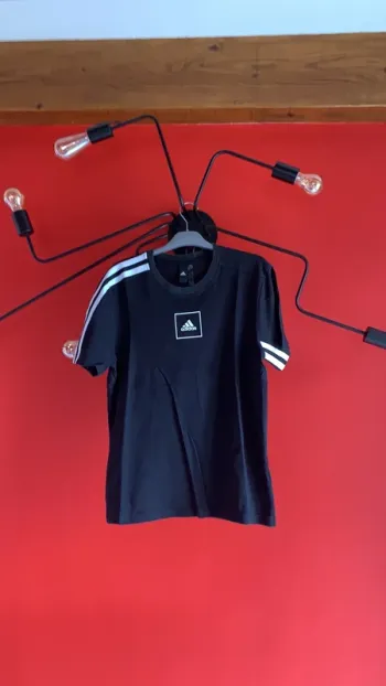 Adidas teeshirt MC
