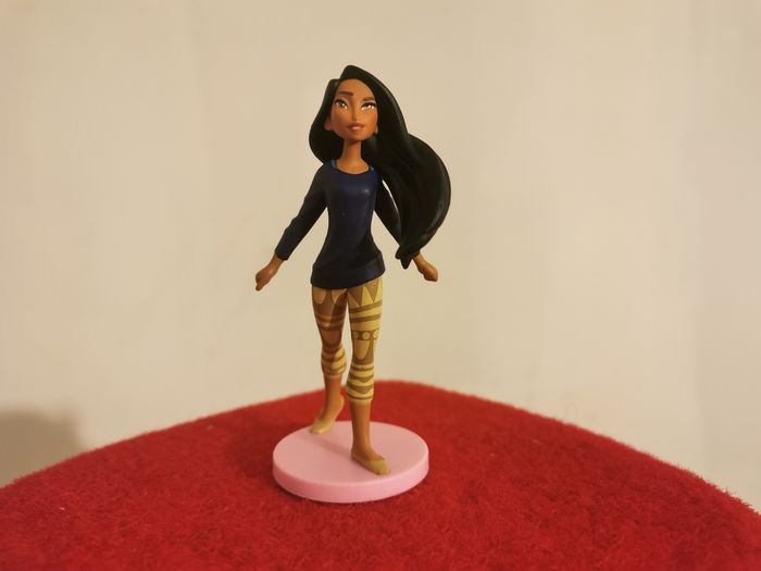 Figurine pocahontas disney