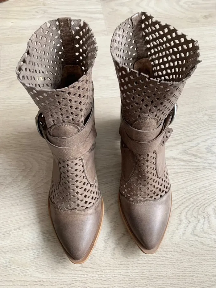 Bottines pointues à talons - photo numéro 2