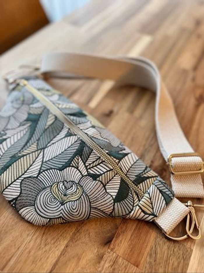 Sac banane en tissu jacquard - photo numéro 7