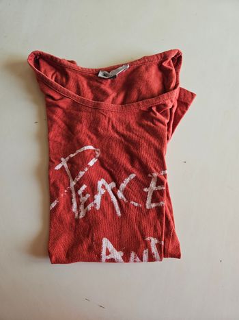T-shirt Peace and Love rouge