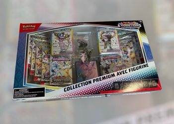 Coffret Premium Pokémon Écarlate et Violet avec figurine - Évolutions Prismatiques 8.5 MENTALI & NOCTALI — ÉVOLUTIONS PRISMATIQUES 17 Sortie officielle : 10 octobre 2025