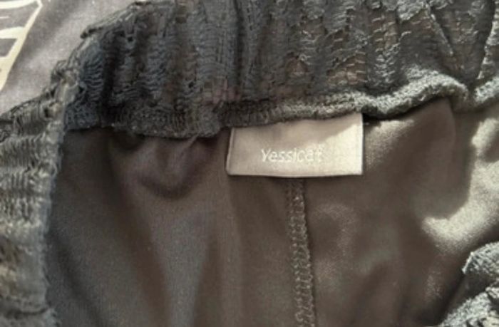 Jupe en dentelle doublée - Marque C&A - Taille M - 3€ - photo numéro 7