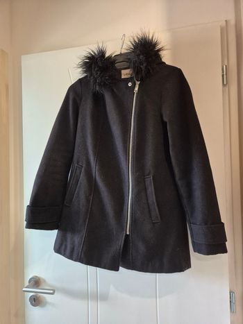 Manteau noir à capuche