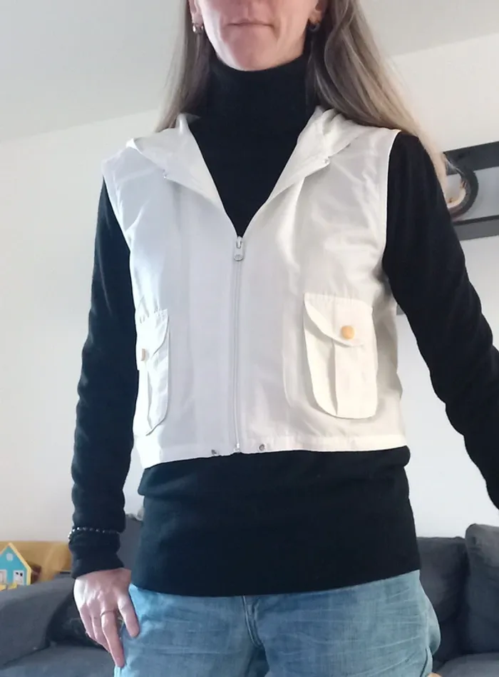 Haut blanc sans manches - photo numéro 4