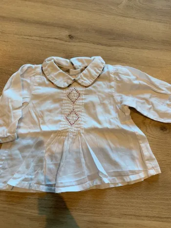 Blouse burberry taille 1 mois