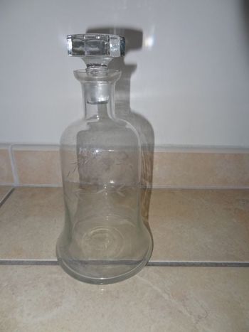 carafe gravée