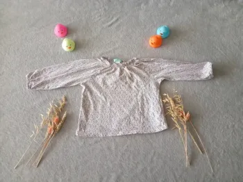 Belle blouse a motif 9 mois