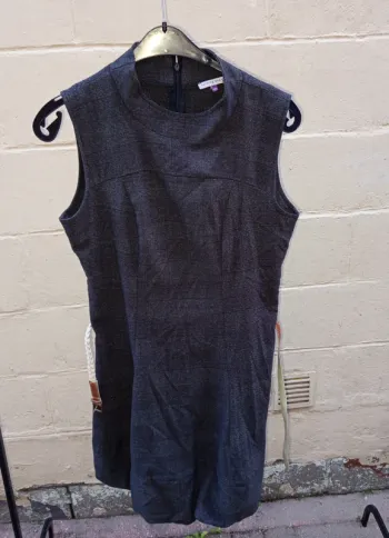 Robe grise avec ceinture T44