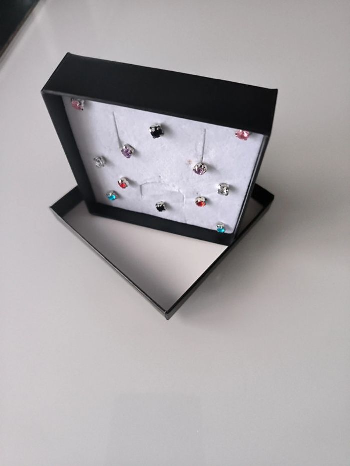 6 paires de boucles d'oreilles (puces) - photo numéro 5