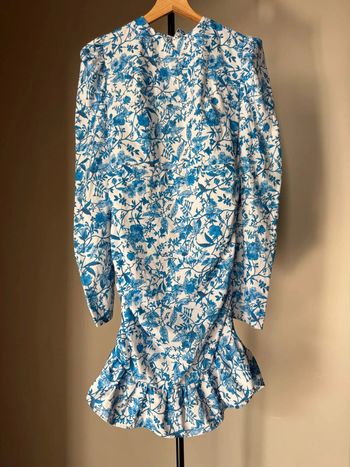 Robe blanche à motif bleu L