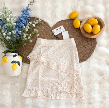 Jupe en dentelle beige rosée Na-KD taille 36 EU= 38 FR