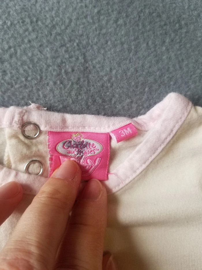 T-shirt taille 3 mois bon état - photo numéro 2