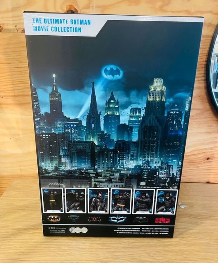 Coffret collector 6 figurines Batman et Batsignal