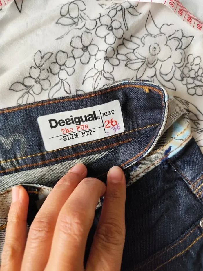 Magnifique jeans Desigual état neuf taille 36 - photo numéro 5