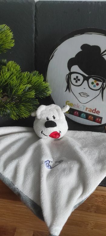 Doudou plat chien blanc gris épingle nourrice tetine samson studio 100 Rouge