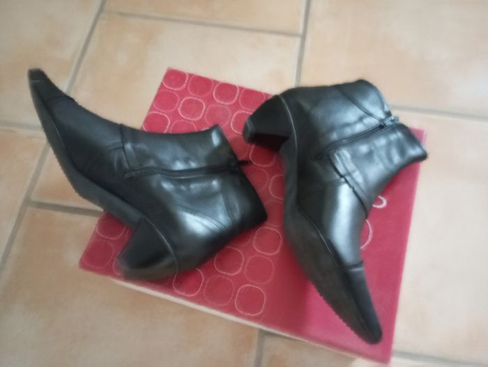 Bottines noires à talons - photo numéro 3