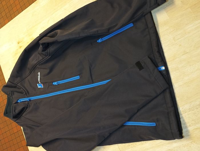 Veste softshell noire à fermeture bleue – Taille S – Imperméable, coupe-vent, légère - photo numéro 10