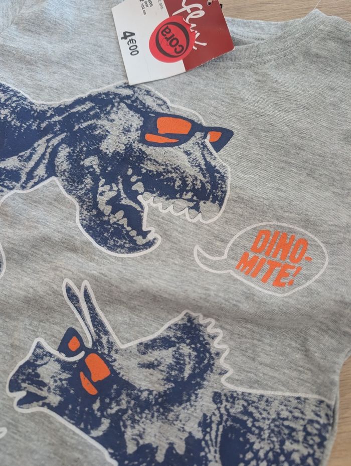 Lot t.shirt 4 ans halloween, dino+ sac - photo numéro 4