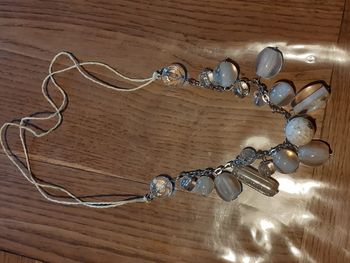 Collier blanc perles