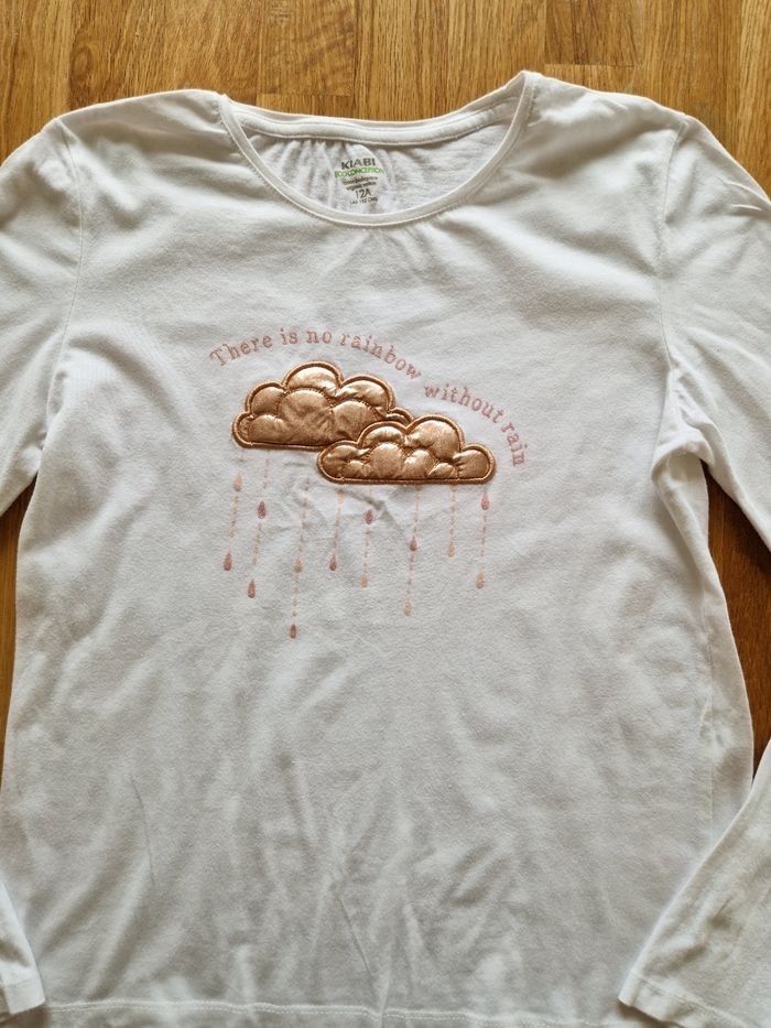 T-shirt manche longue en bon état - photo numéro 2