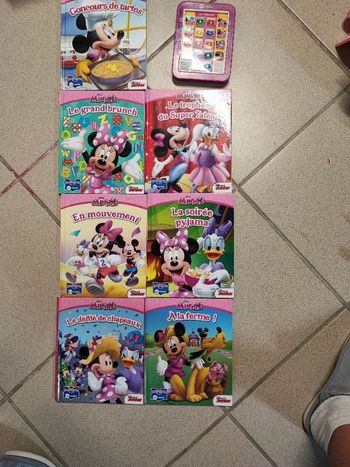 Livre Minnie avec tablette