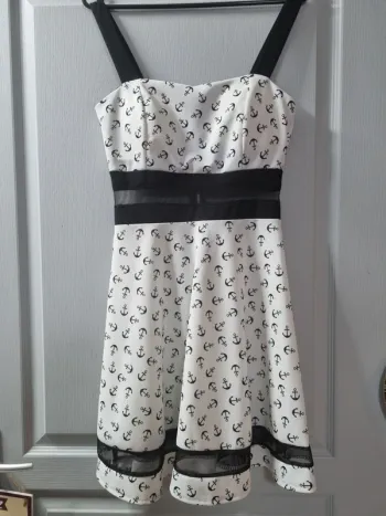 Robe Blanche Avec Ancre, Premium Collection