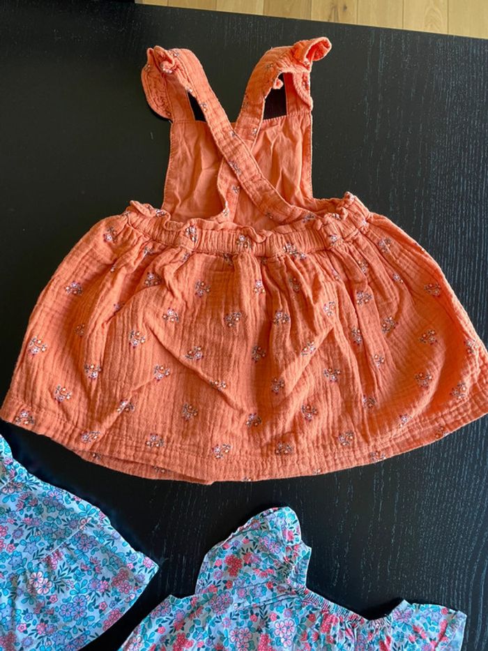 Lot 5 ensembles/robes 9 mois - photo numéro 7