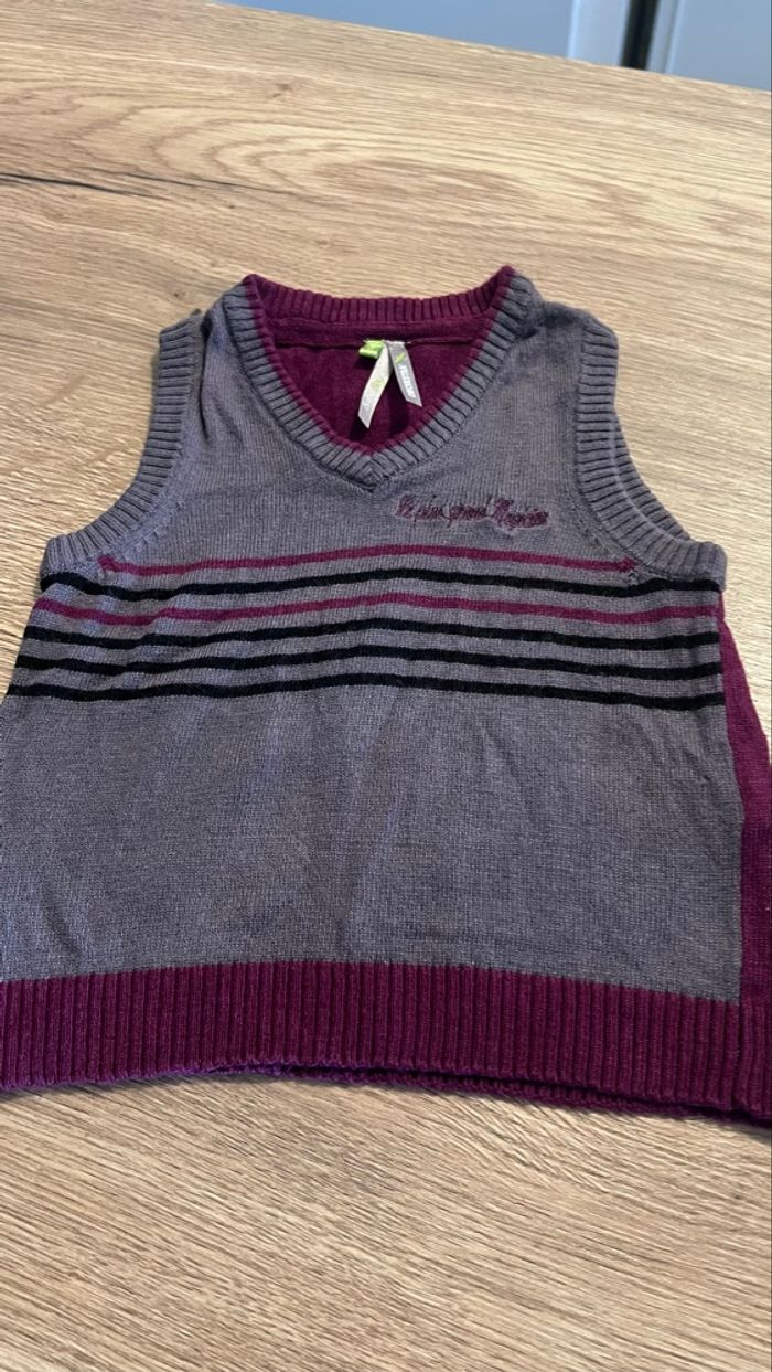 Pull col  V sans manches