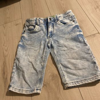 Short taille  128 cm