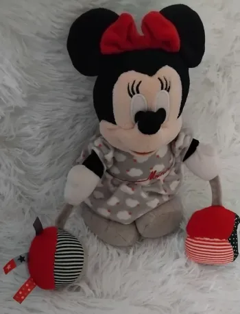 Doudou peluche Minnie  d activités