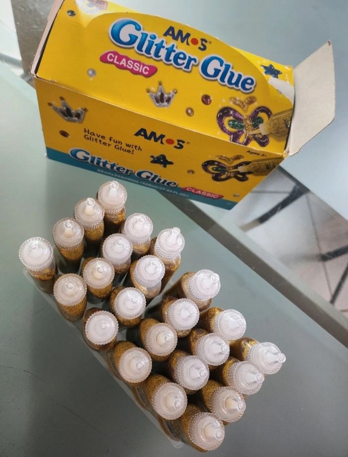 Colle pailletée dorée 24 tubes neufs - photo numéro 3