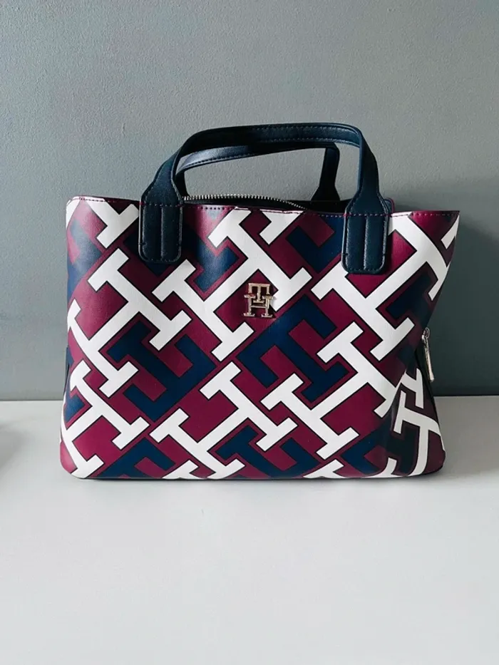 Sac a main Tommy hilfiger Monogram