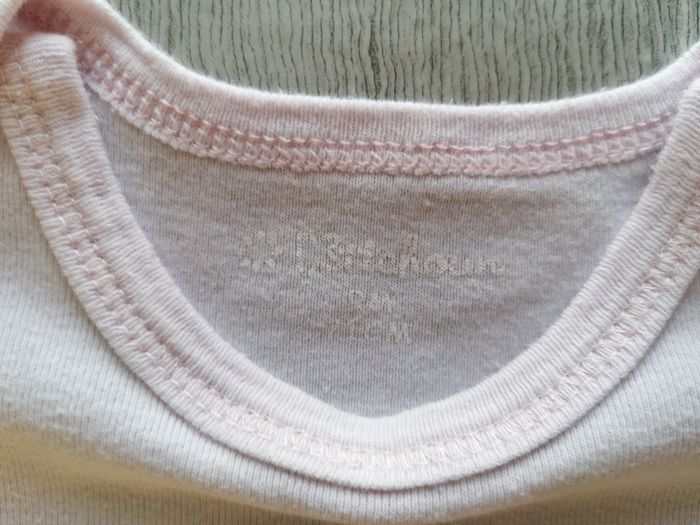 Lot de 2 bodies manches courtes 9 mois - photo numéro 6