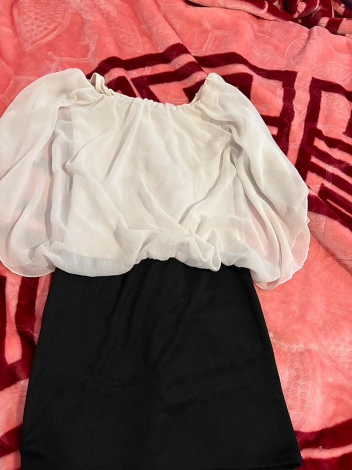 Robe blanche et noir