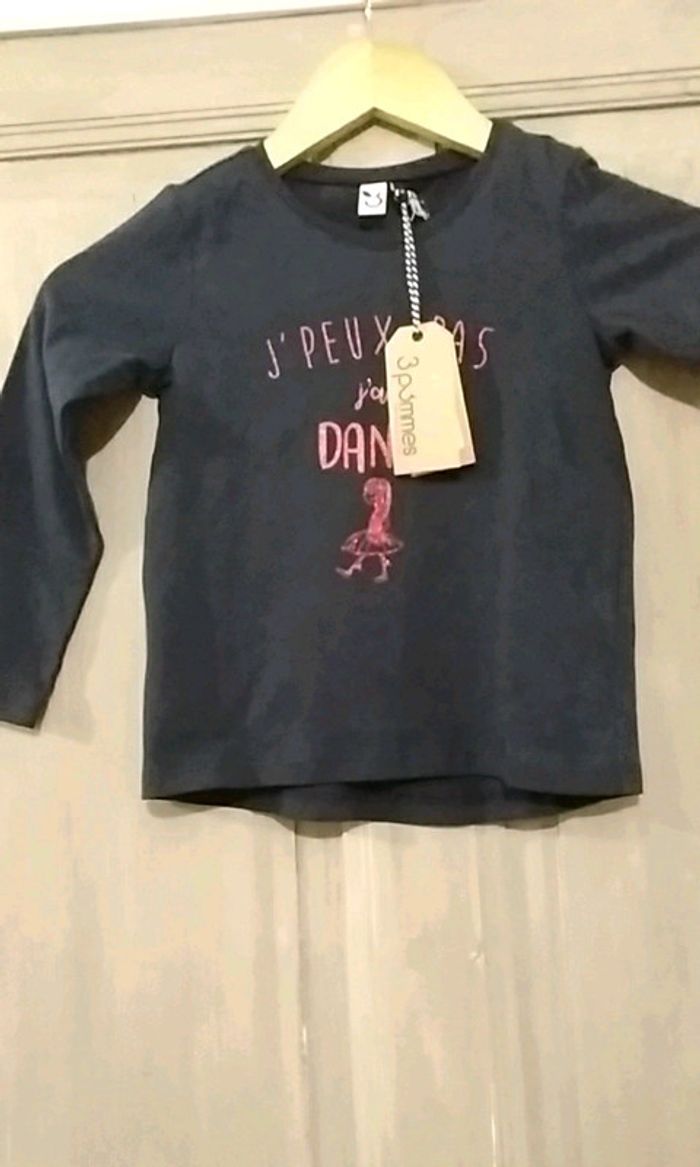 Tee-shirt (4 ans) - NEUF - photo numéro 2