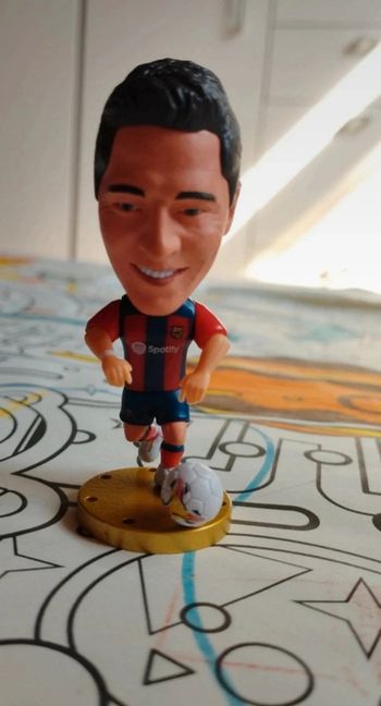 Petite figurine foot neuve Robert Lewandowski FC Barcelone