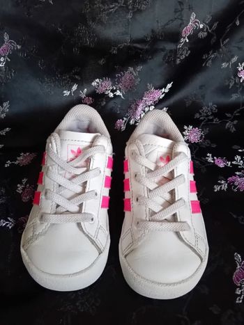 Basket adidas pointure 23