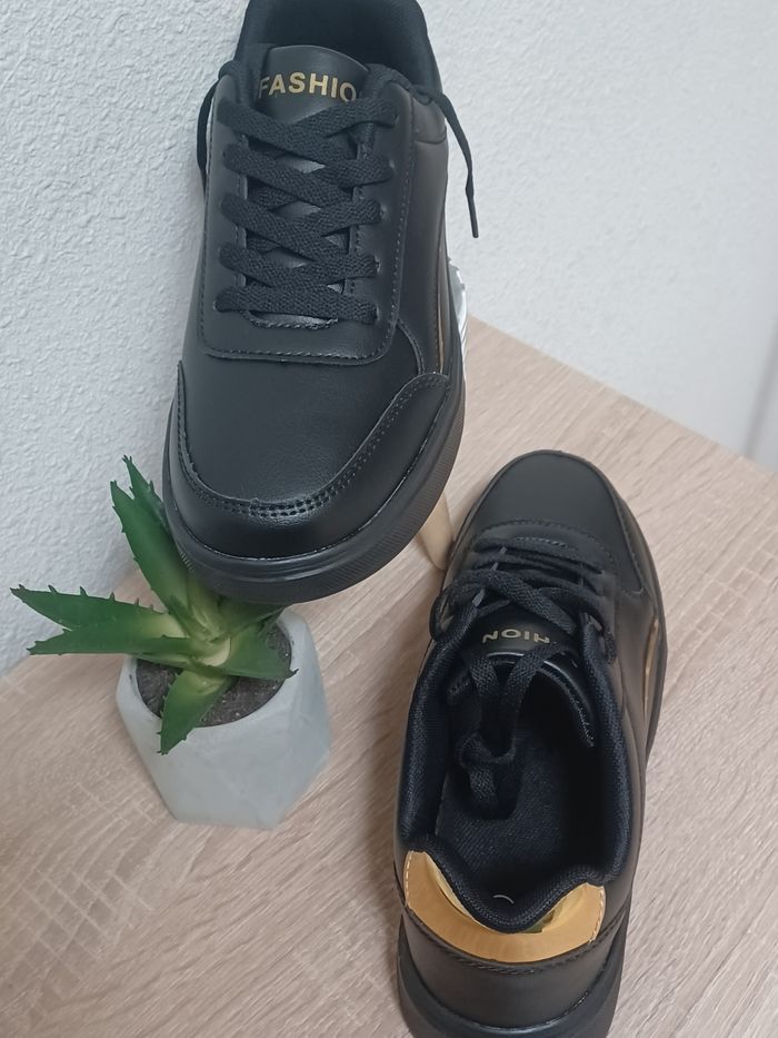 Baskets femme T37 - photo numéro 3