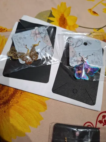 Magnifique lot de 2 paire de boucles d oreille papillon