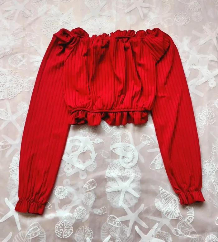 Haut court Crop top côtelé rouge - Manches longues et col volanté - photo numéro 5