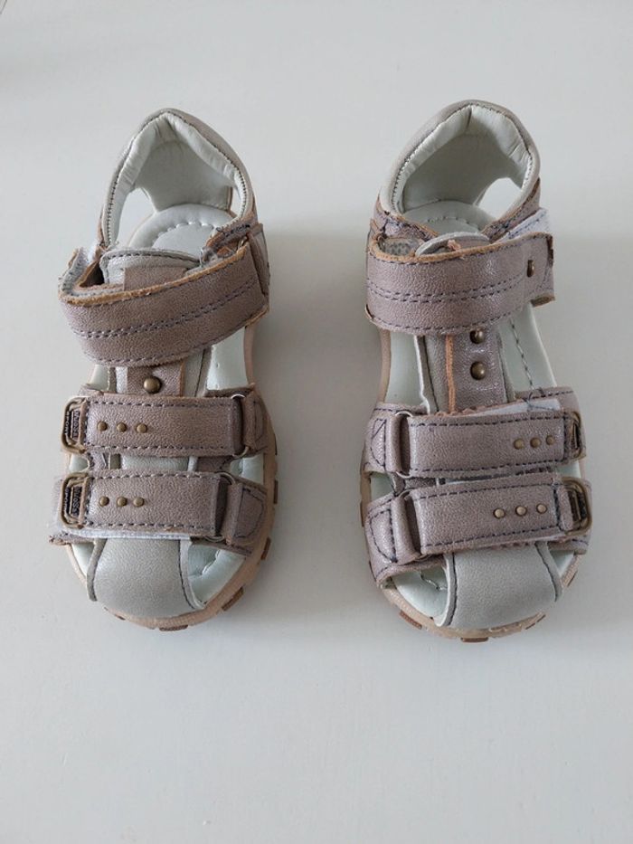 Sandalettes pointure 24 NEUVES