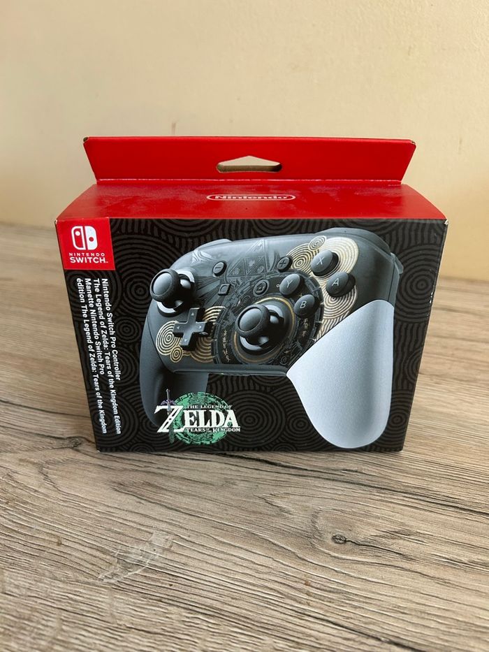Coffret + manette pro Zelda the legend of tears of the kingdom - photo numéro 2