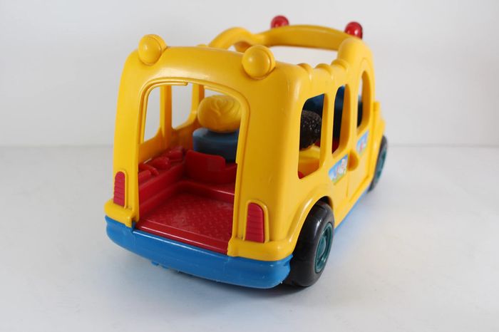 Bus Fisher Price Little People avec 4 peronnages - photo numéro 2