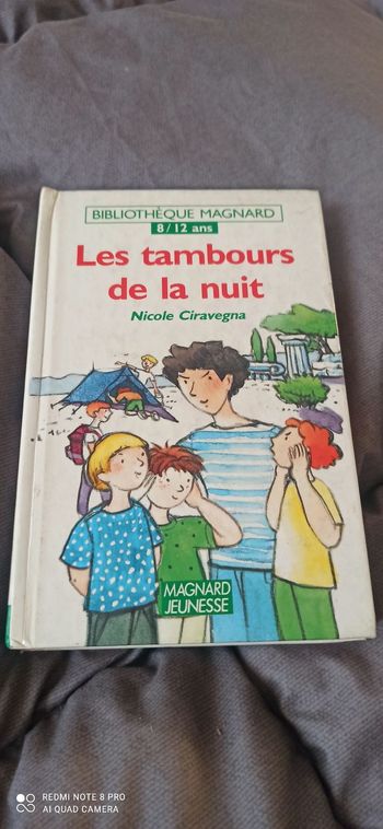 Livre les tambours de la nuit