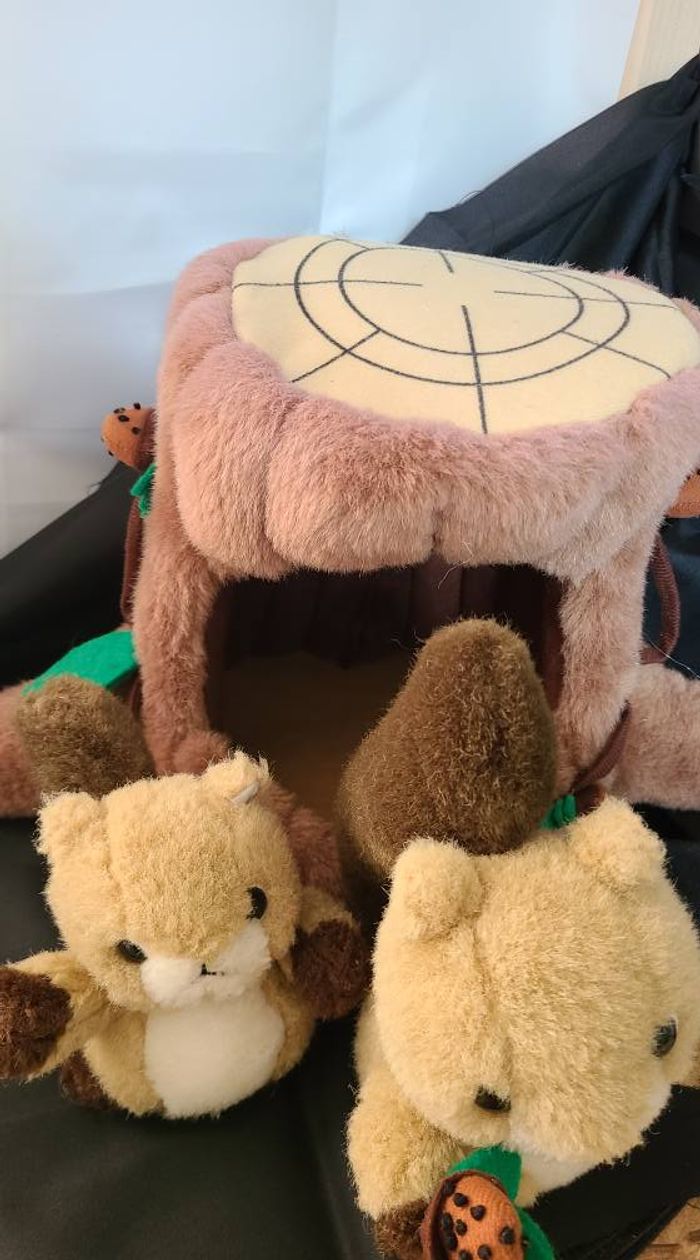 Peluches 2 écureuils avec tronc d’arbre - photo numéro 3