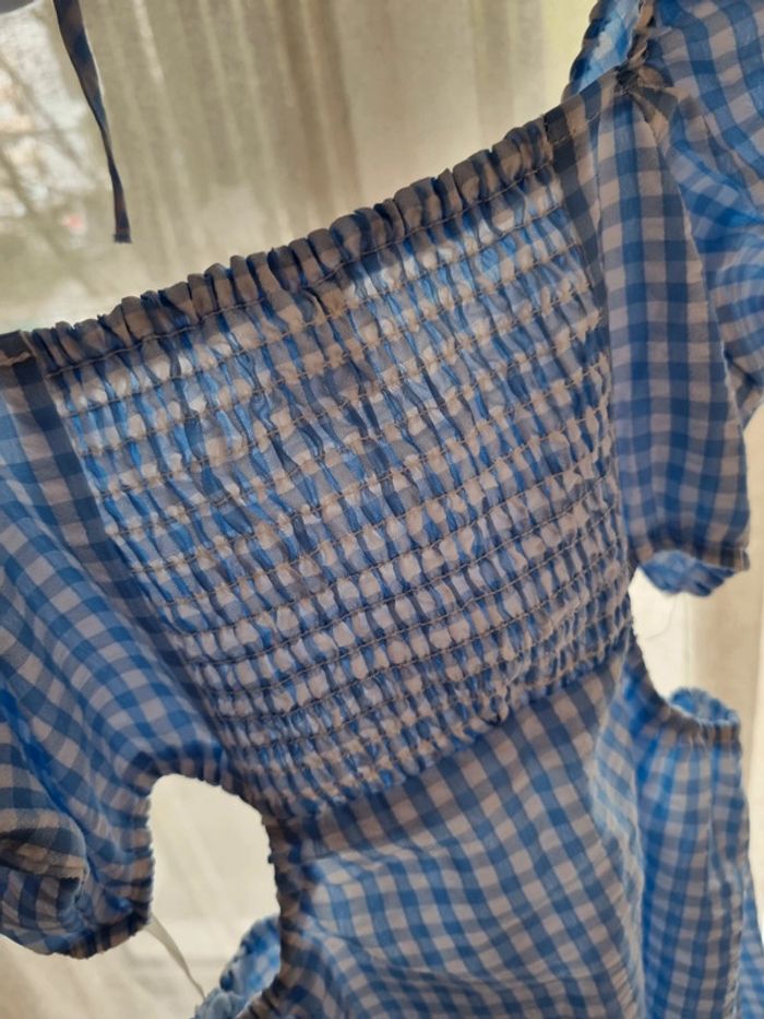 Robe courte ouverte sur le côté - photo numéro 8