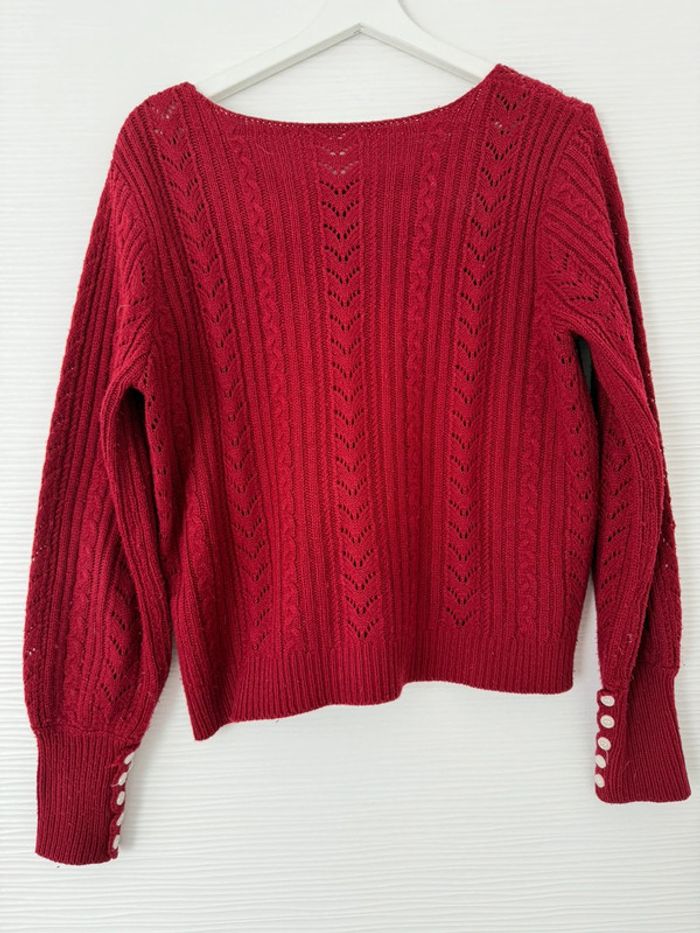 Pull d'hiver ajouré en maille rouge bordeaux framboise col rond - photo numéro 4