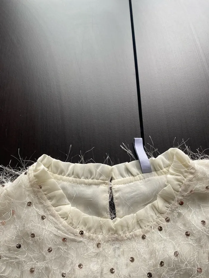 Haut paillettes beige neuf Taille L - photo numéro 4